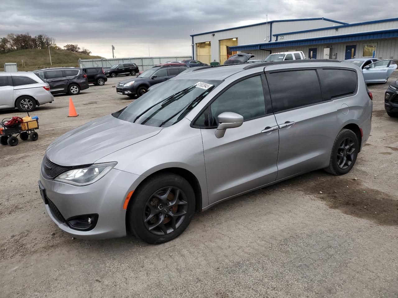Chrysler Pacifica Touring L Image 1