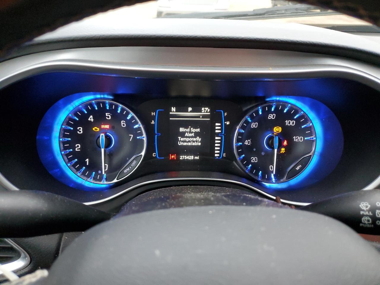 Chrysler Pacifica Touring L Image 12