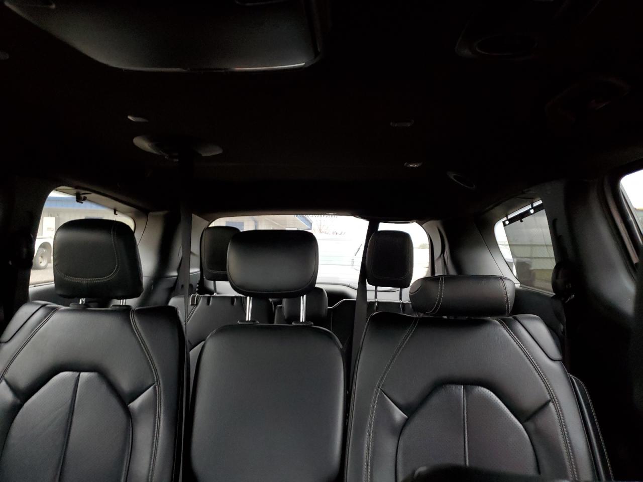 Chrysler Pacifica Touring L Image 10