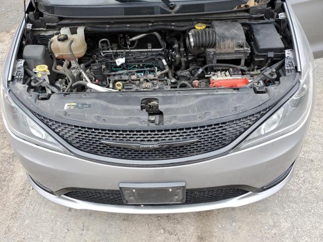 Chrysler Pacifica Touring L Image 13