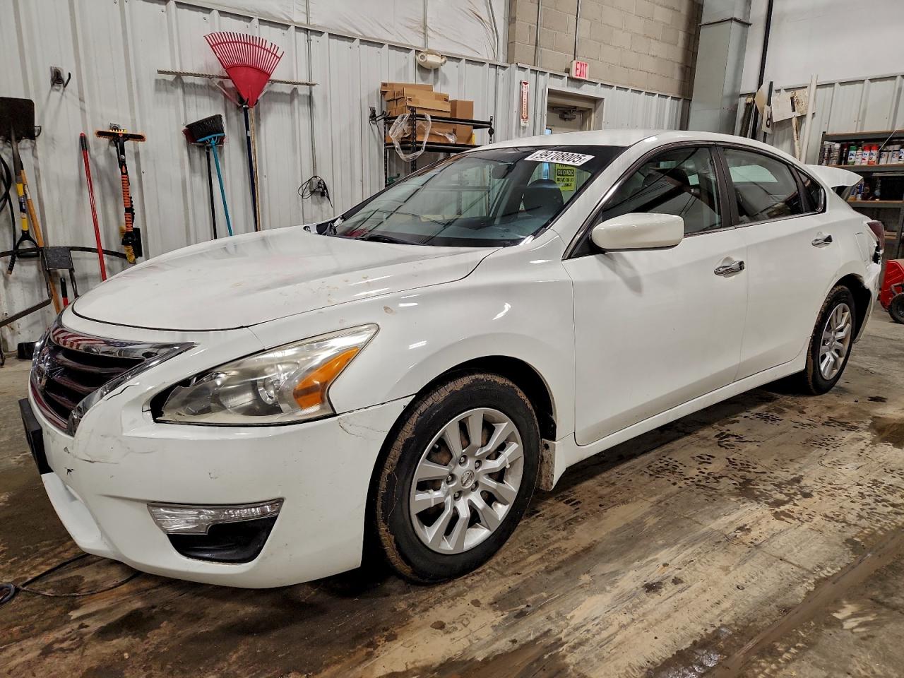 Nissan Altima 2.5 Image 1
