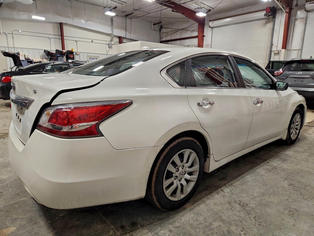 Nissan Altima 2.5 Image 2