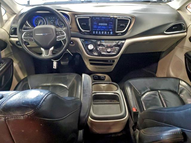 Chrysler Pacifica Touring L Image 12