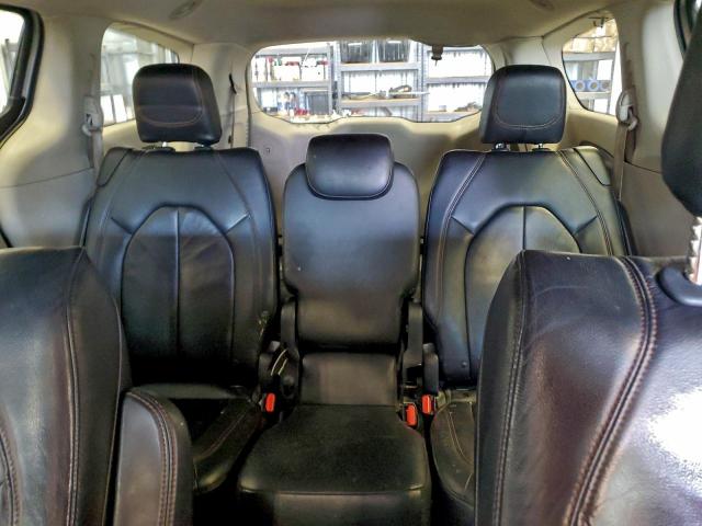 Chrysler Pacifica Touring L Image 7