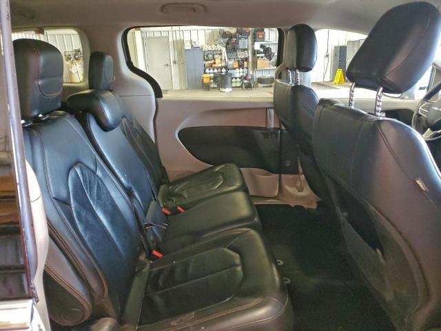 Chrysler Pacifica Touring L Image 11