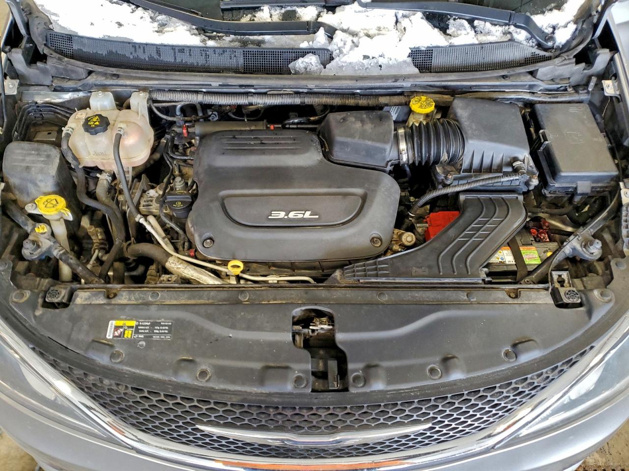 Chrysler Pacifica Touring L Image 9