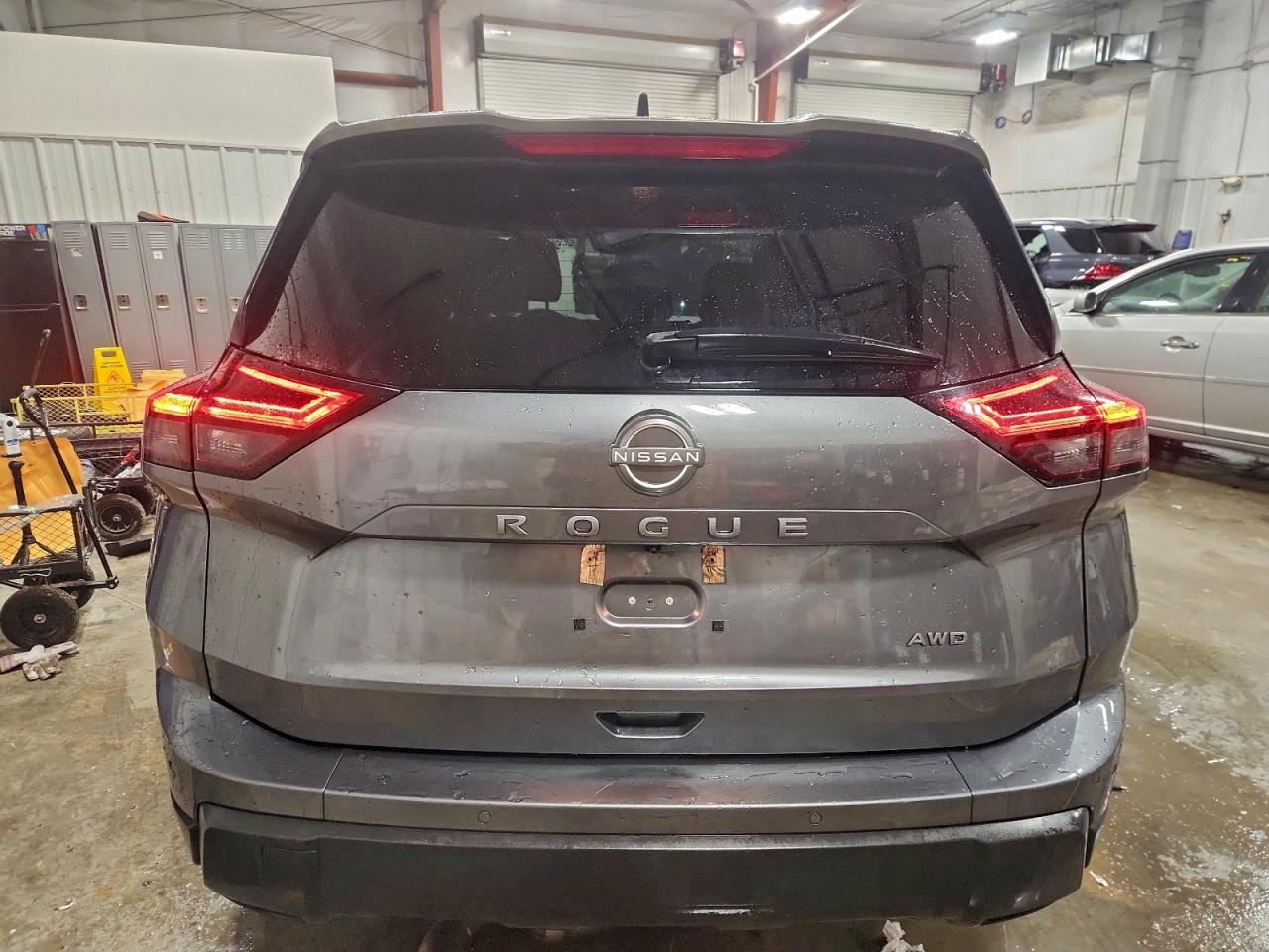 Nissan Rogue S Image 4