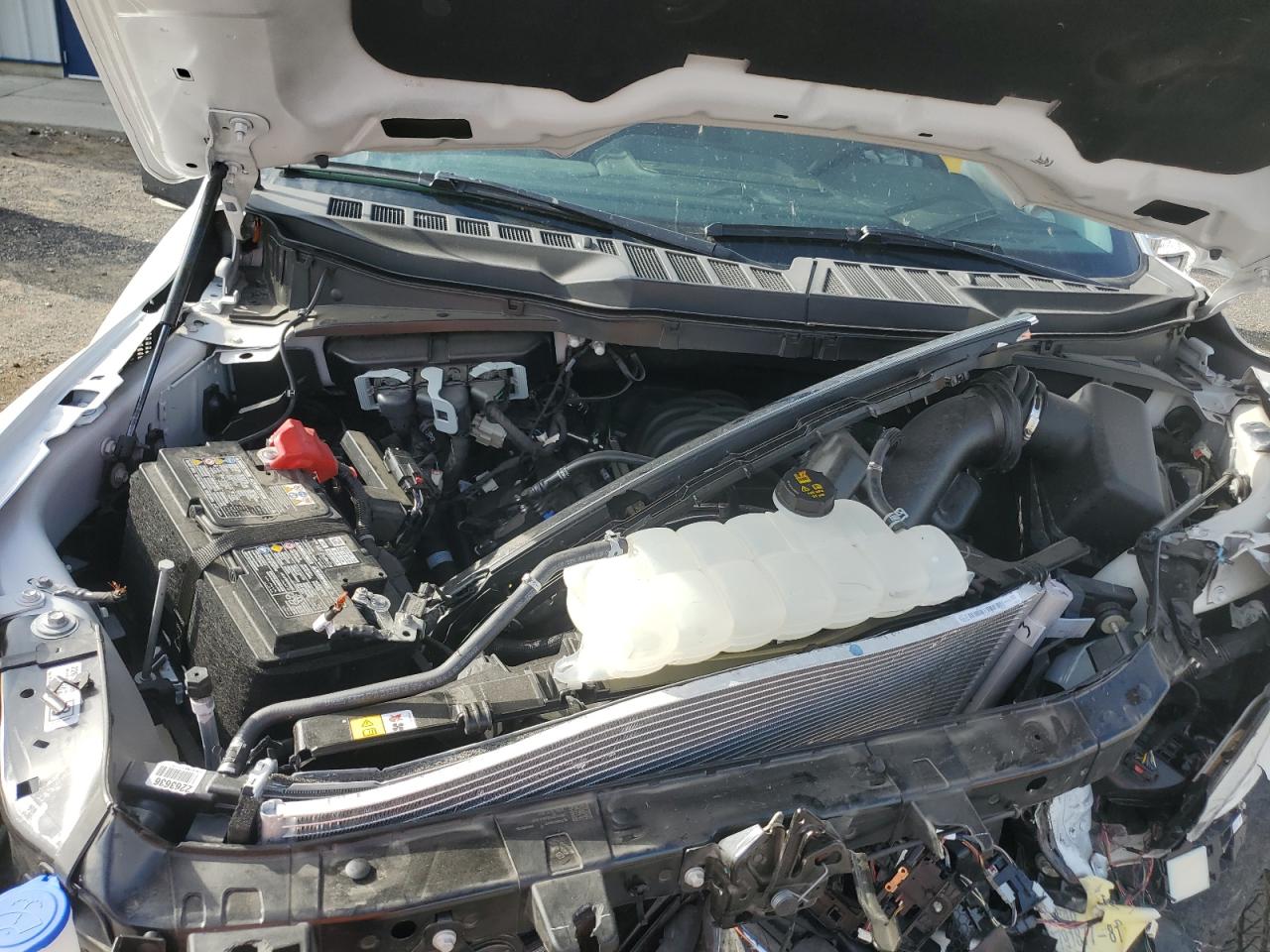 Ford F-150 Lariat Image 2