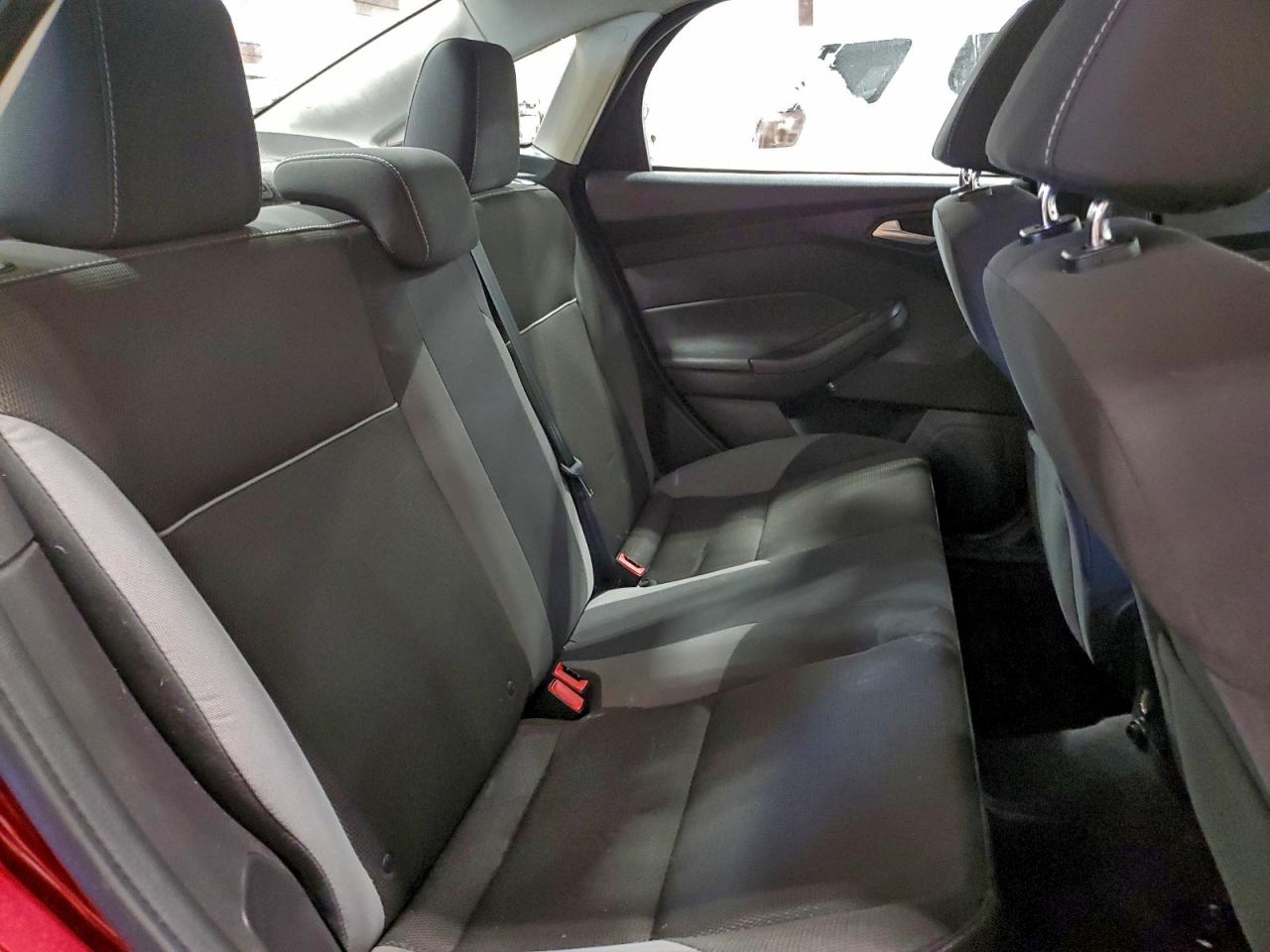 Ford Focus Se Image 8