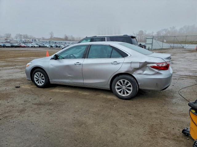 Toyota Camry Le Image 5