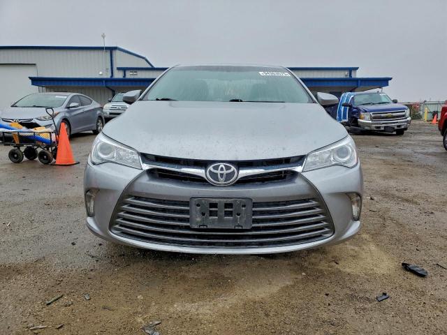 Toyota Camry Le Image 9