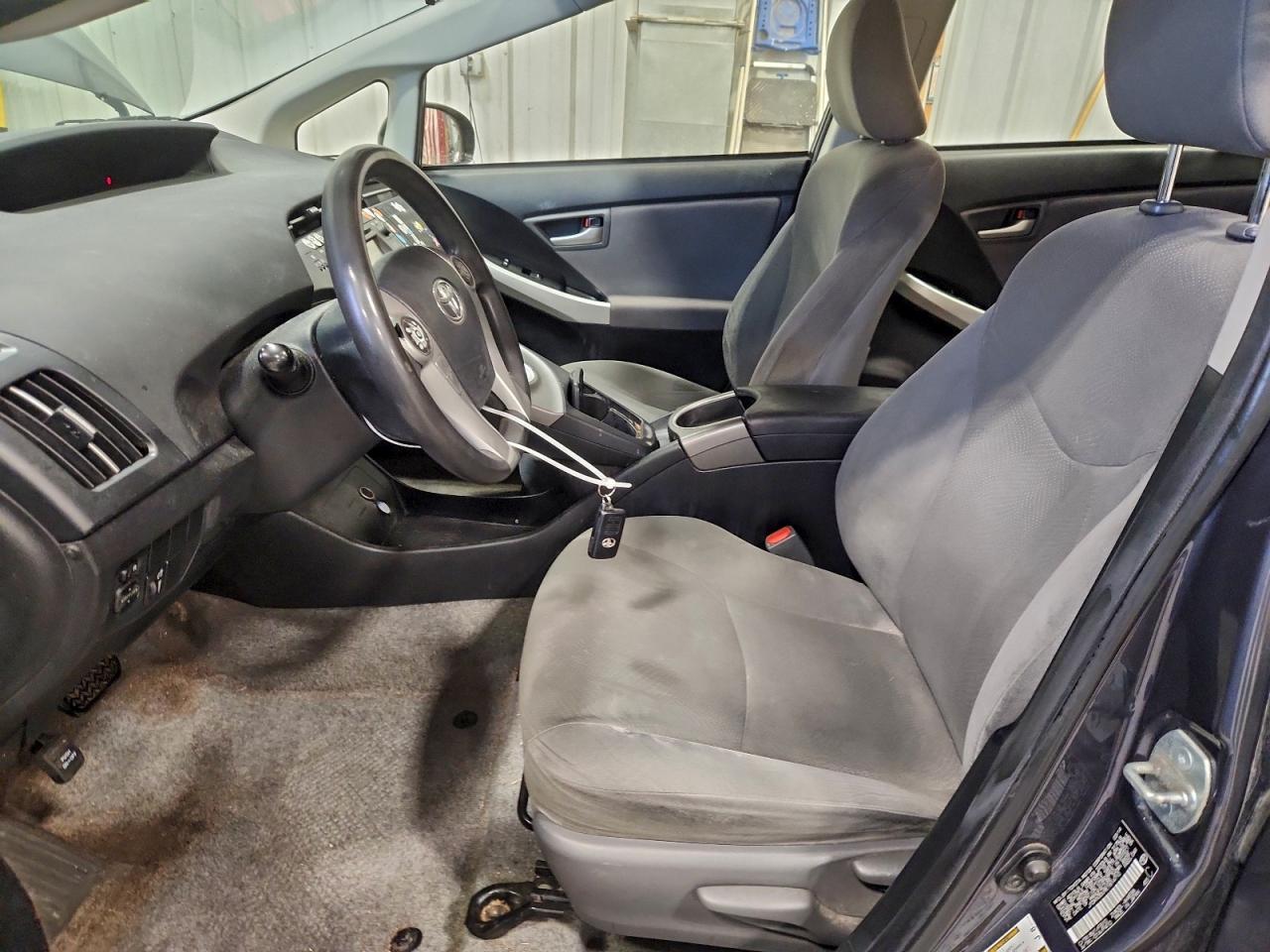 Toyota Prius Image 10