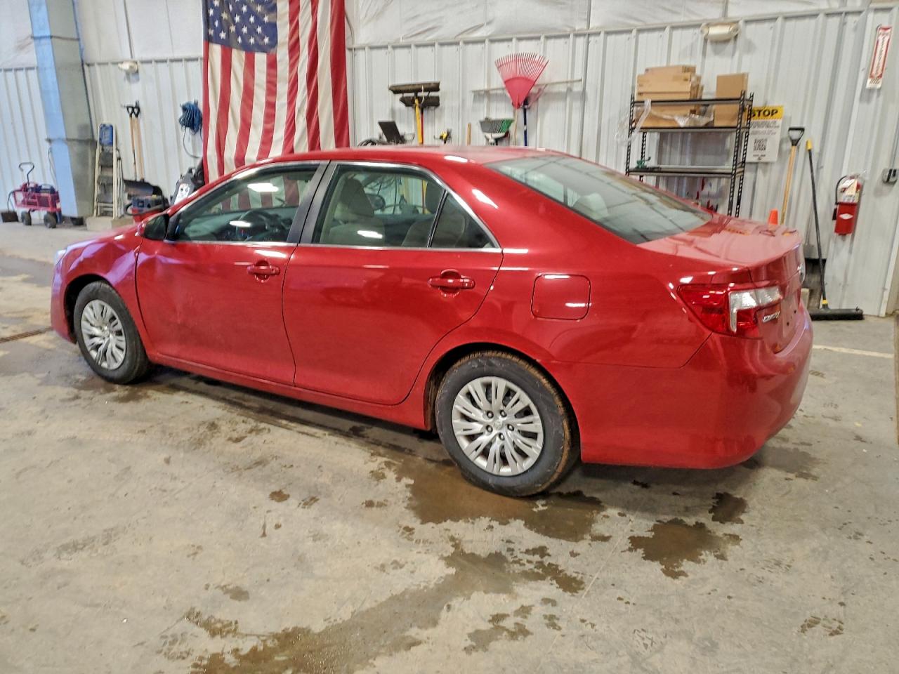 Toyota Camry Base Image 4