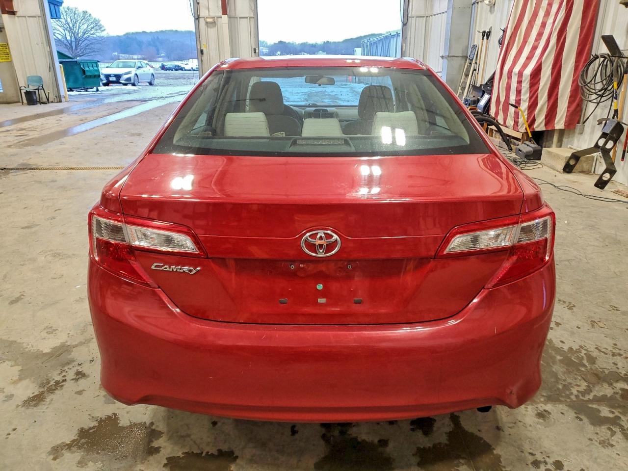Toyota Camry Base Image 9