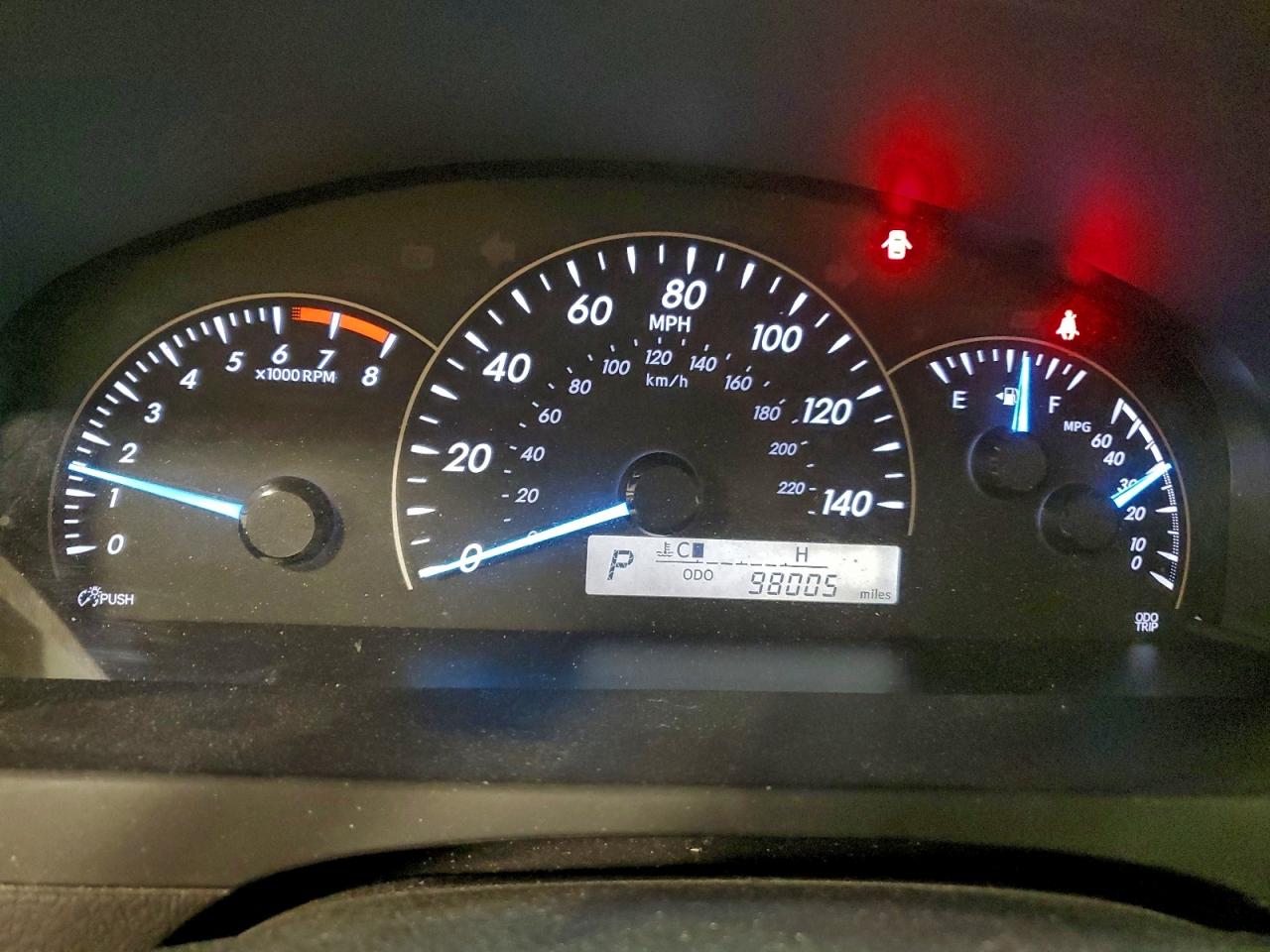 Toyota Camry Base Image 3