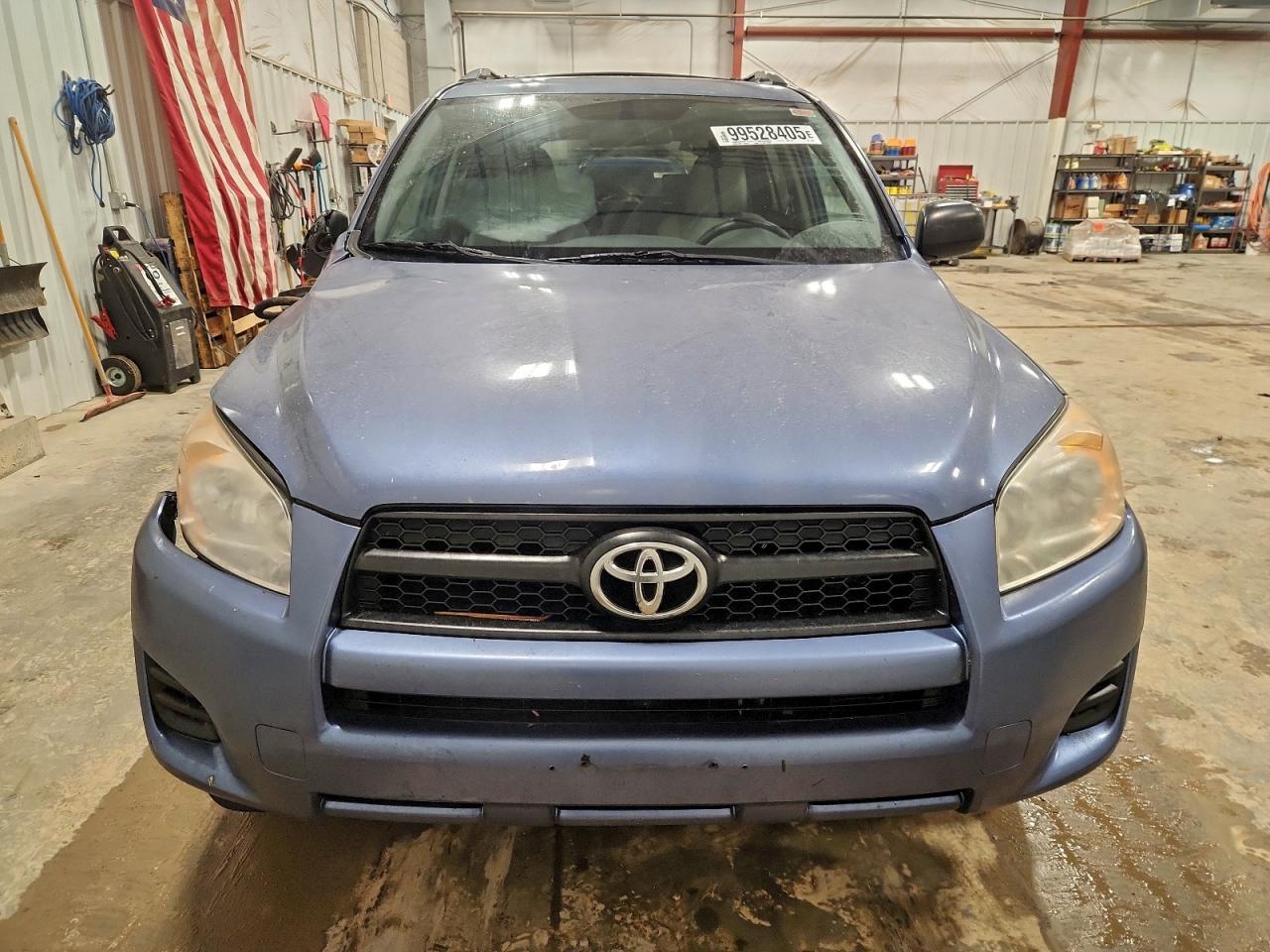 Toyota RAV4 Image 9