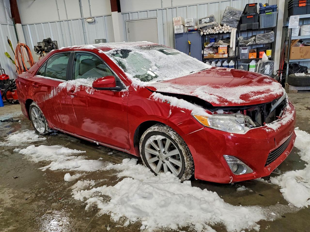 Toyota Camry Base Image 2