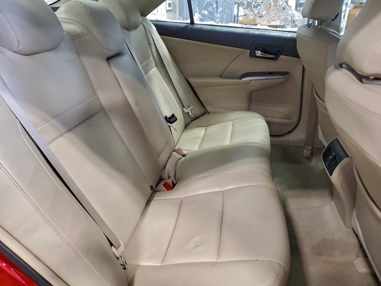 Toyota Camry Base Image 10