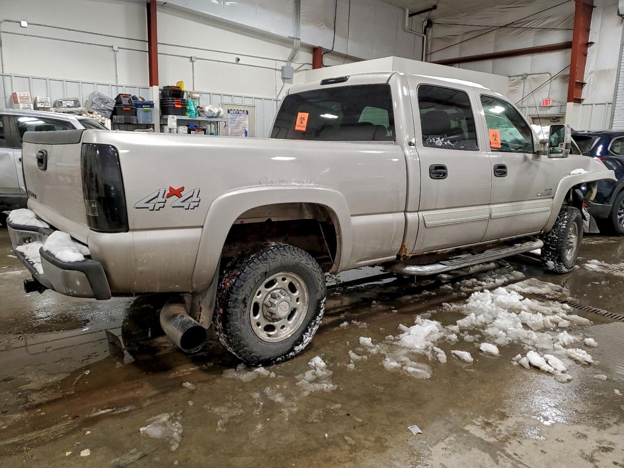 Chevrolet Silverado K2500 Heavy Duty Image 3