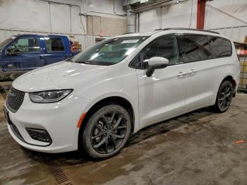  Salvage Chrysler Pacifica