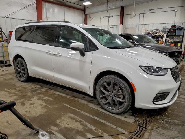 Chrysler Pacifica Touring L Image 3