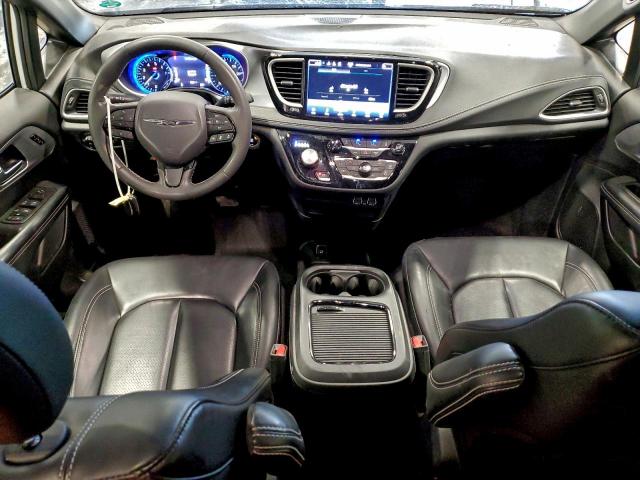 Chrysler Pacifica Touring L Image 10