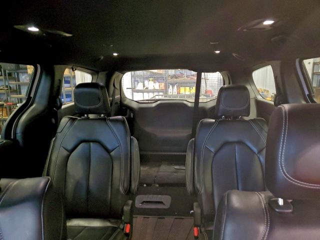 Chrysler Pacifica Touring L Image 9