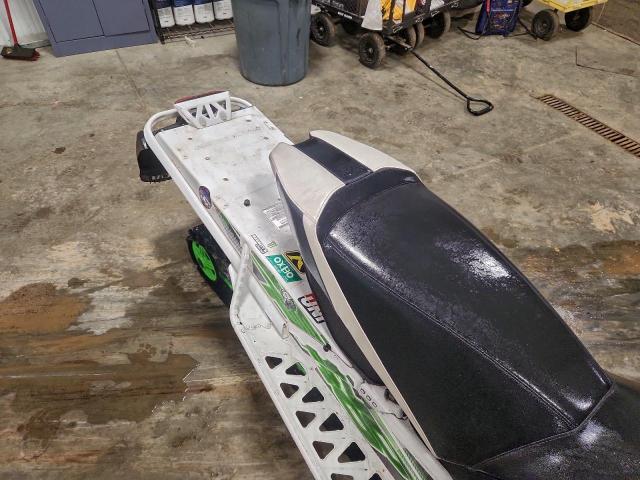 Arctic Cat Snowmobile Image 7