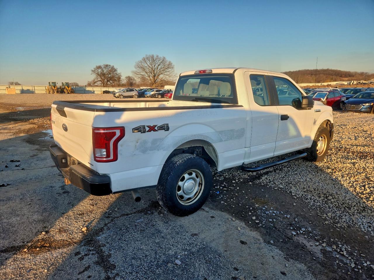 Ford F-150 Super Cab Image 4