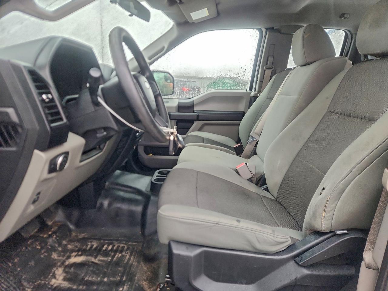 Ford F-150 Super Cab Image 6